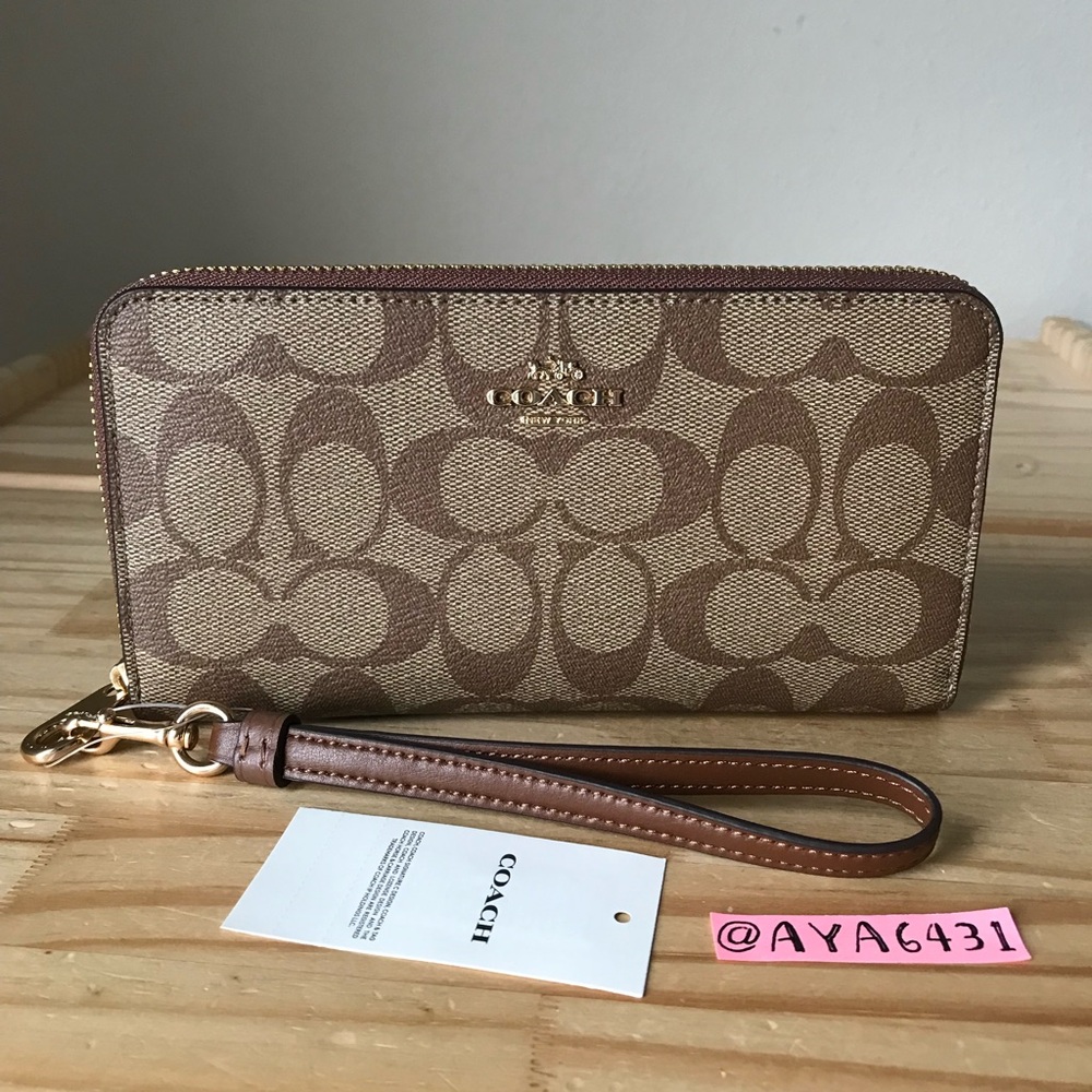 Coach wallet🎈🎈